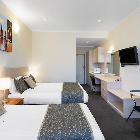 Adelaide Granada Motor Inn Bagian luar foto