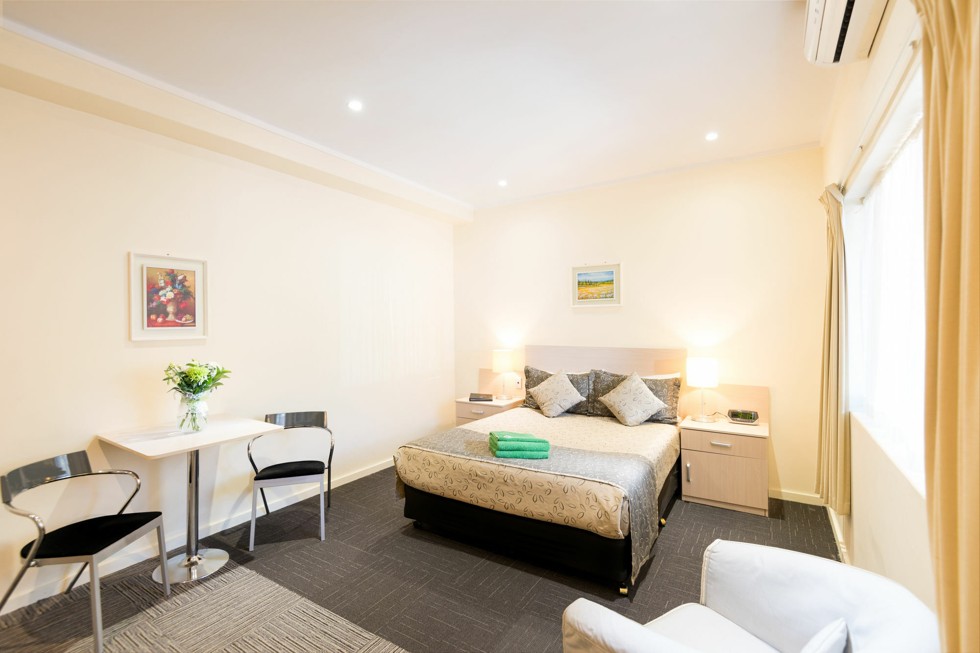 Adelaide Granada Motor Inn Bagian luar foto